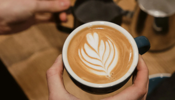 Um capuccino para os noivos